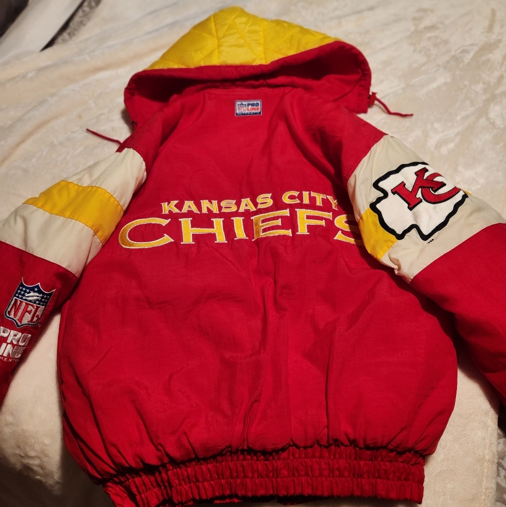 Vintage 90's KC Chiefs Logo Athletic "Authentic" NFL Proline Puffer Jacket